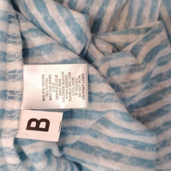 EUC Ann Taylor Loft Blue and White T-Shirt - Picture 6 of 10